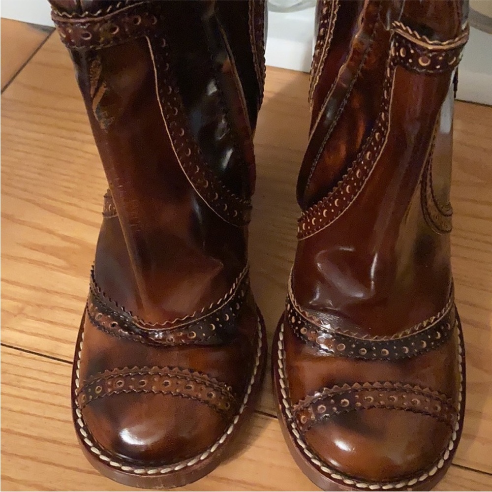 $3000 dolce & gabbana leather boots - Picture 3 of 16